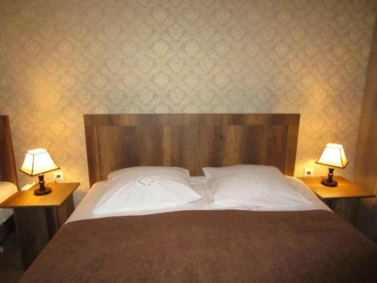 Guest House T&N Kutaisi Exterior photo